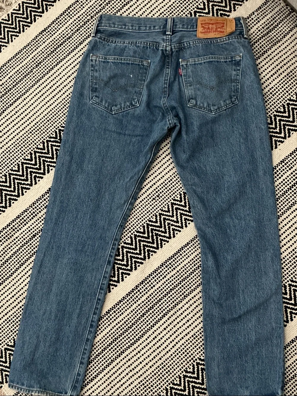 Levis straight leg